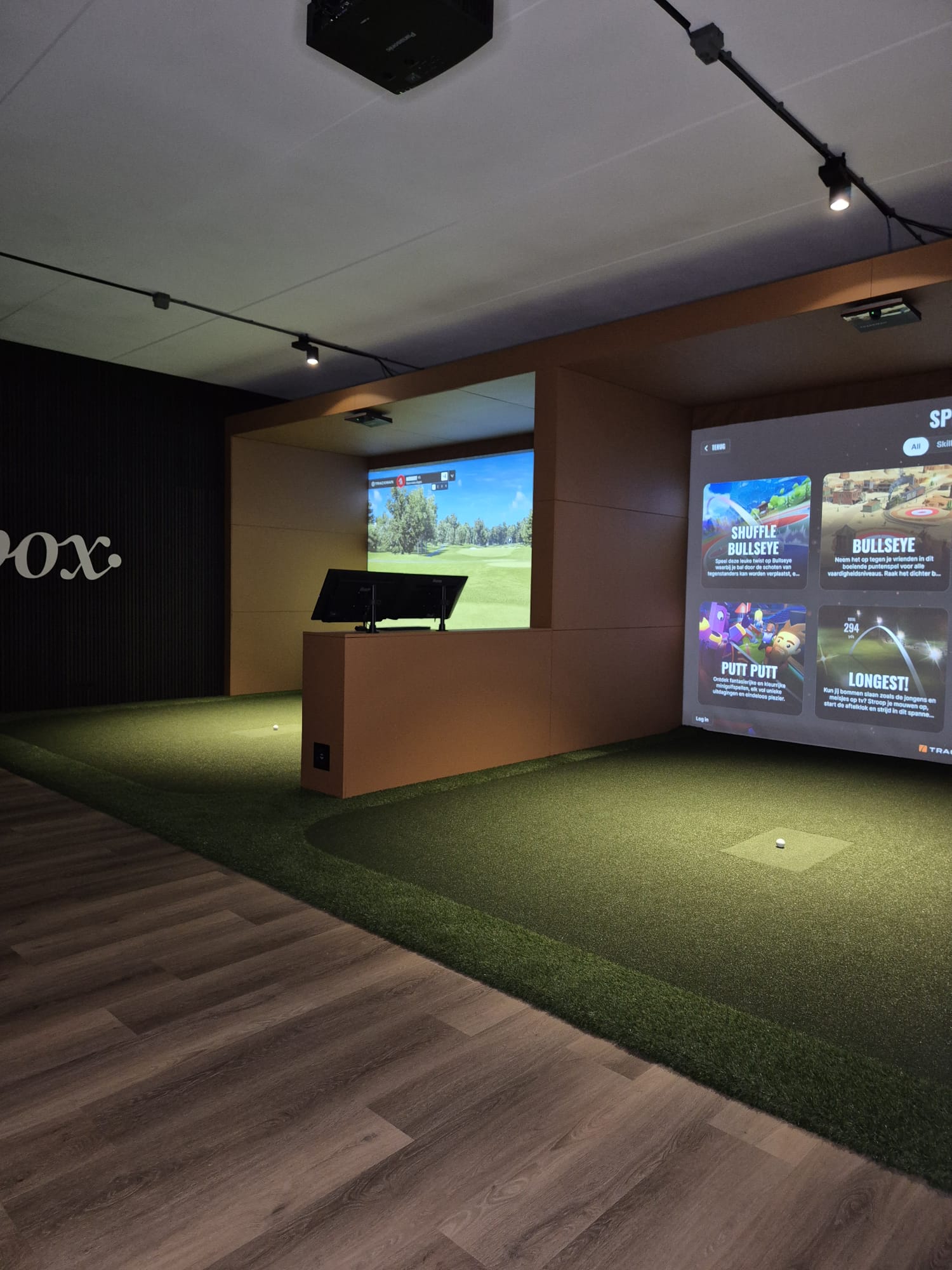 Teebox Huizen indoor golf